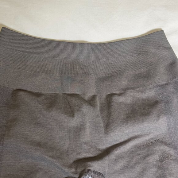 Alphalete Amplify shorts. Size medium storm gray - Picture 4 of 8